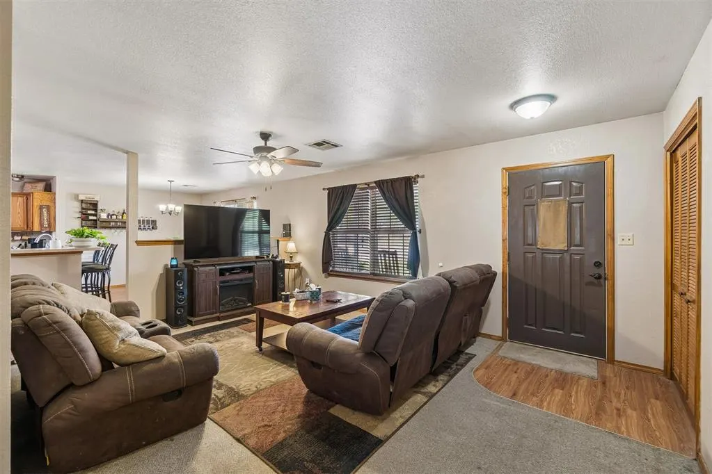 Photo 4 — 2387 Holden Lane, Blanchard, OK 73010