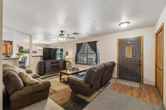 Photo 4 — 2387 Holden Lane, Blanchard, OK 73010