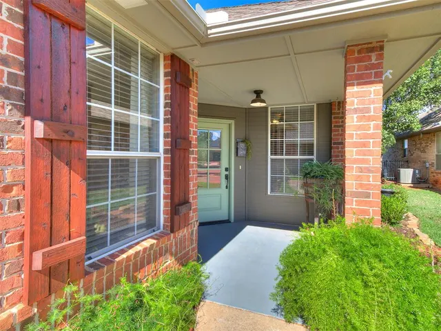 Photo 2 — 4001 Tamarac Ct Court, Edmond, OK 73003