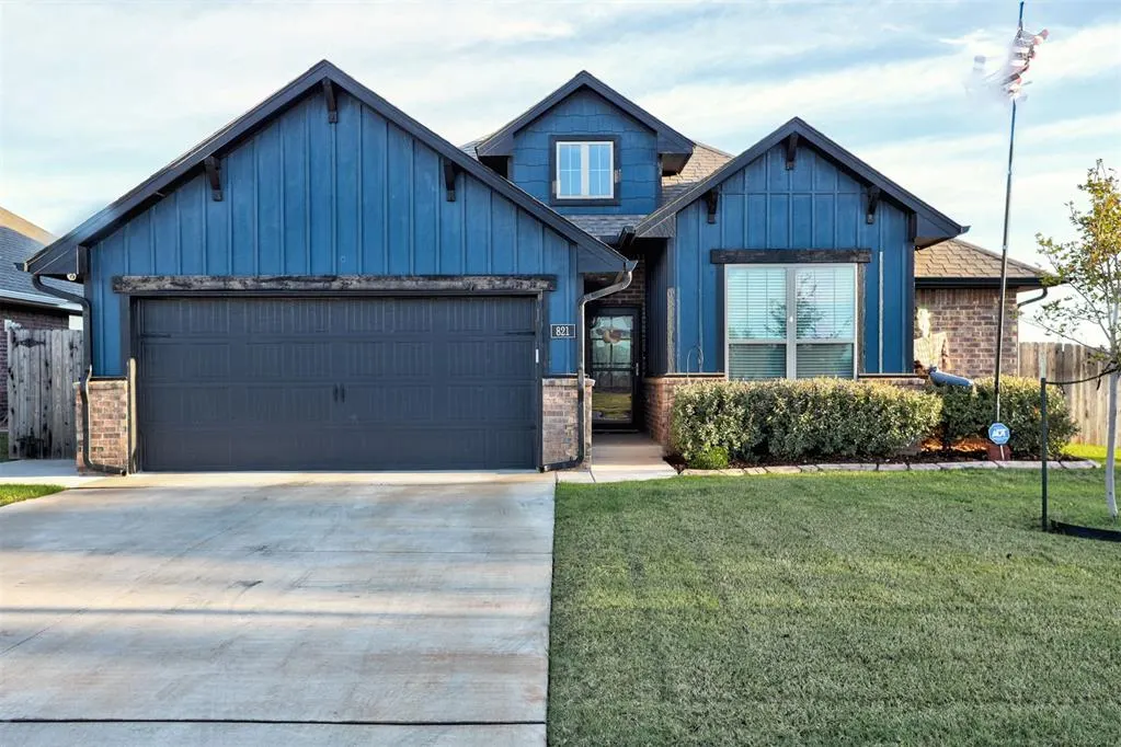 Photo 2 — 821 Halley Drive, Moore, OK 73160