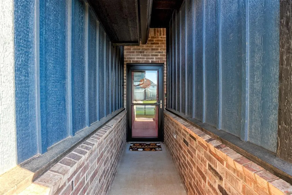 Photo 5 — 821 Halley Drive, Moore, OK 73160