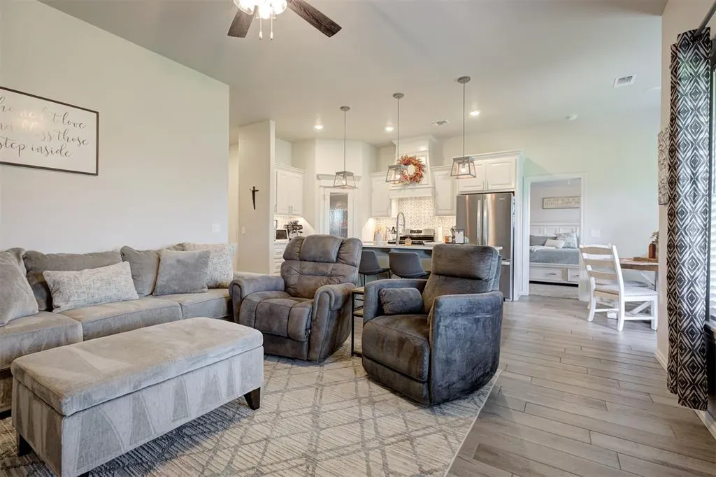 Photo 12 — 821 Halley Drive, Moore, OK 73160