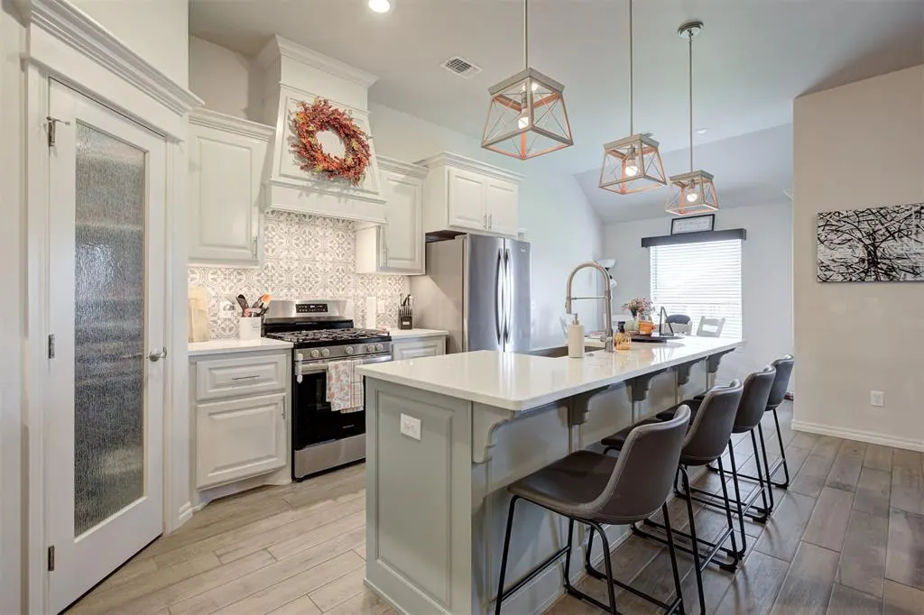 Photo 13 — 821 Halley Drive, Moore, OK 73160