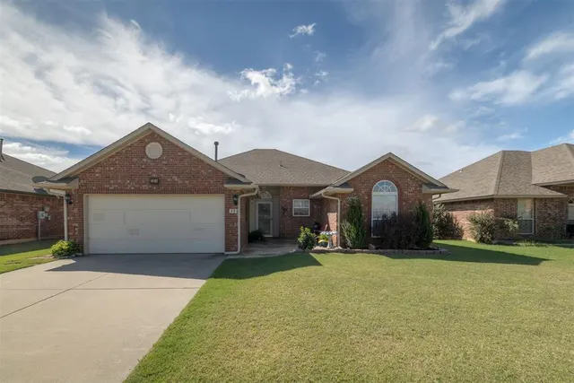 Photo 2 — 664 SW 160th Street, Oklahoma City, OK 73170