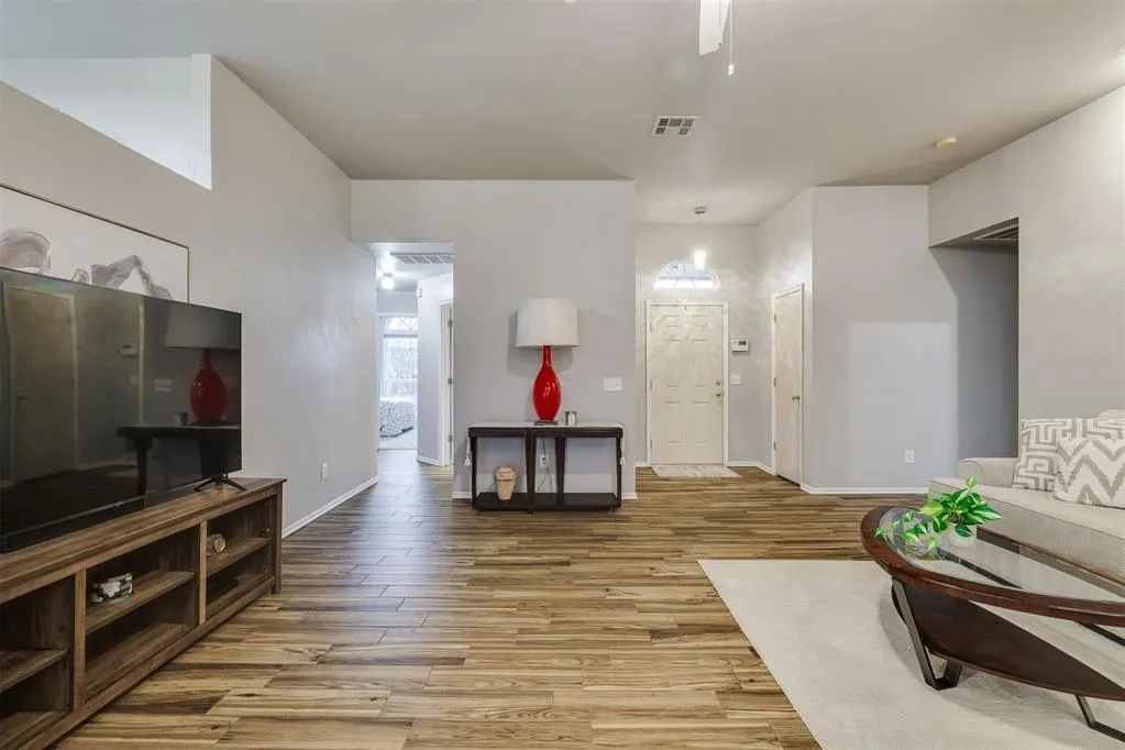 Photo 6 — 664 SW 160th Street, Oklahoma City, OK 73170