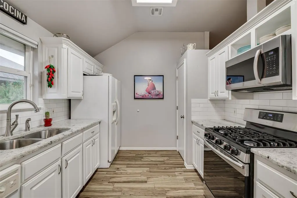 Photo 9 — 664 SW 160th Street, Oklahoma City, OK 73170