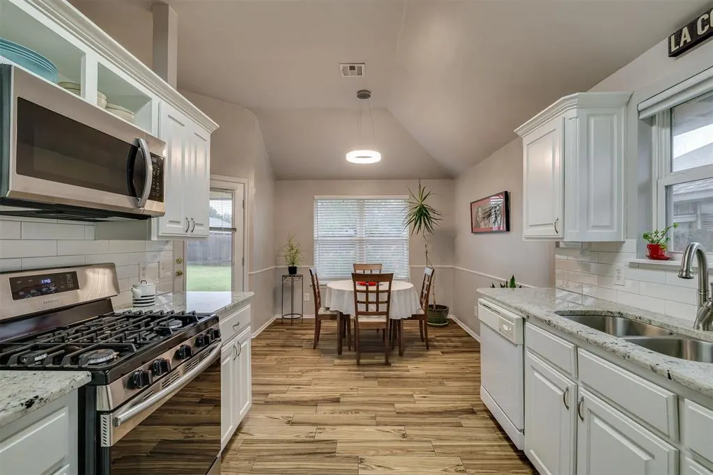 Photo 11 — 664 SW 160th Street, Oklahoma City, OK 73170