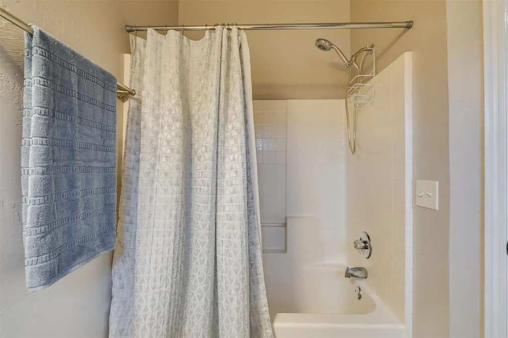 Photo 22 — 664 SW 160th Street, Oklahoma City, OK 73170