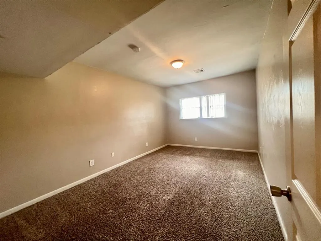 Photo 4 — 740 SW 4th Place, Moore, OK 73160