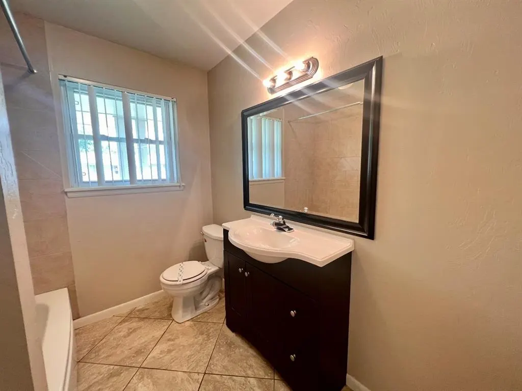 Photo 6 — 740 SW 4th Place, Moore, OK 73160