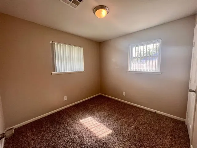 Photo 8 — 740 SW 4th Place, Moore, OK 73160