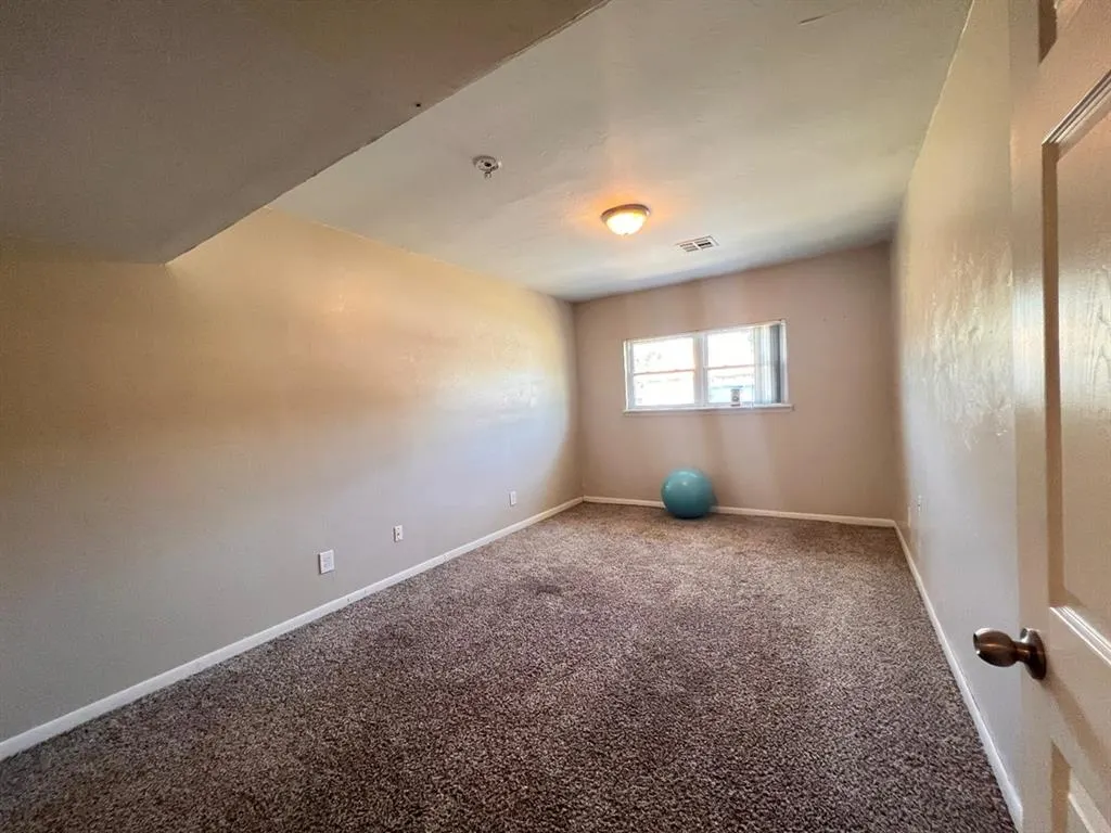 Photo 14 — 740 SW 4th Place, Moore, OK 73160