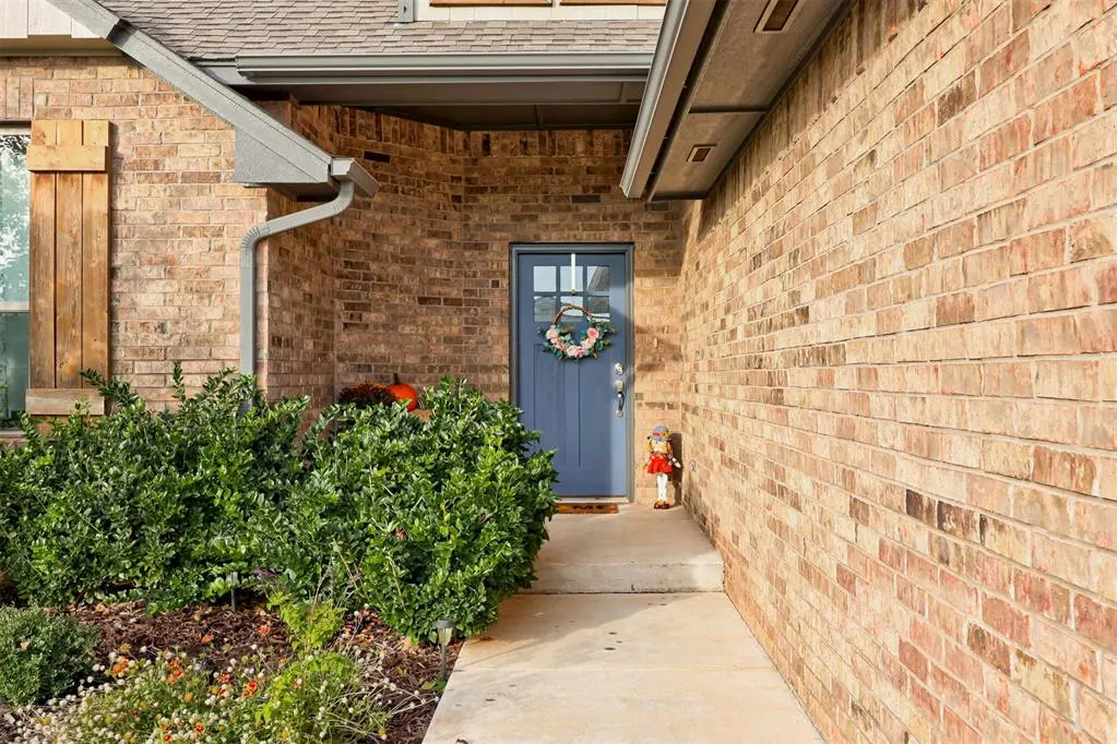 Photo 2 — 3209 Poppey Lane, Edmond, OK 73012