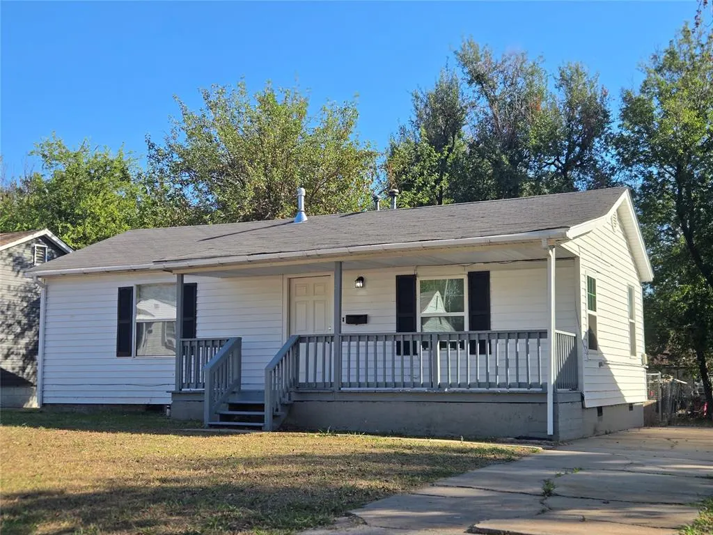Front exterior — 214 W Kittyhawk Drive, Midwest City, OK 73110