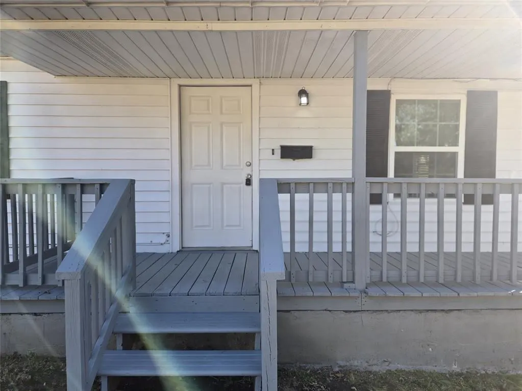 Photo 3 — 214 W Kittyhawk Drive, Midwest City, OK 73110