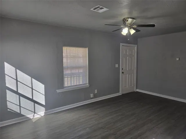 Photo 4 — 214 W Kittyhawk Drive, Midwest City, OK 73110