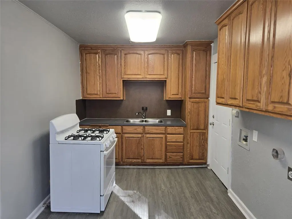 Photo 6 — 214 W Kittyhawk Drive, Midwest City, OK 73110