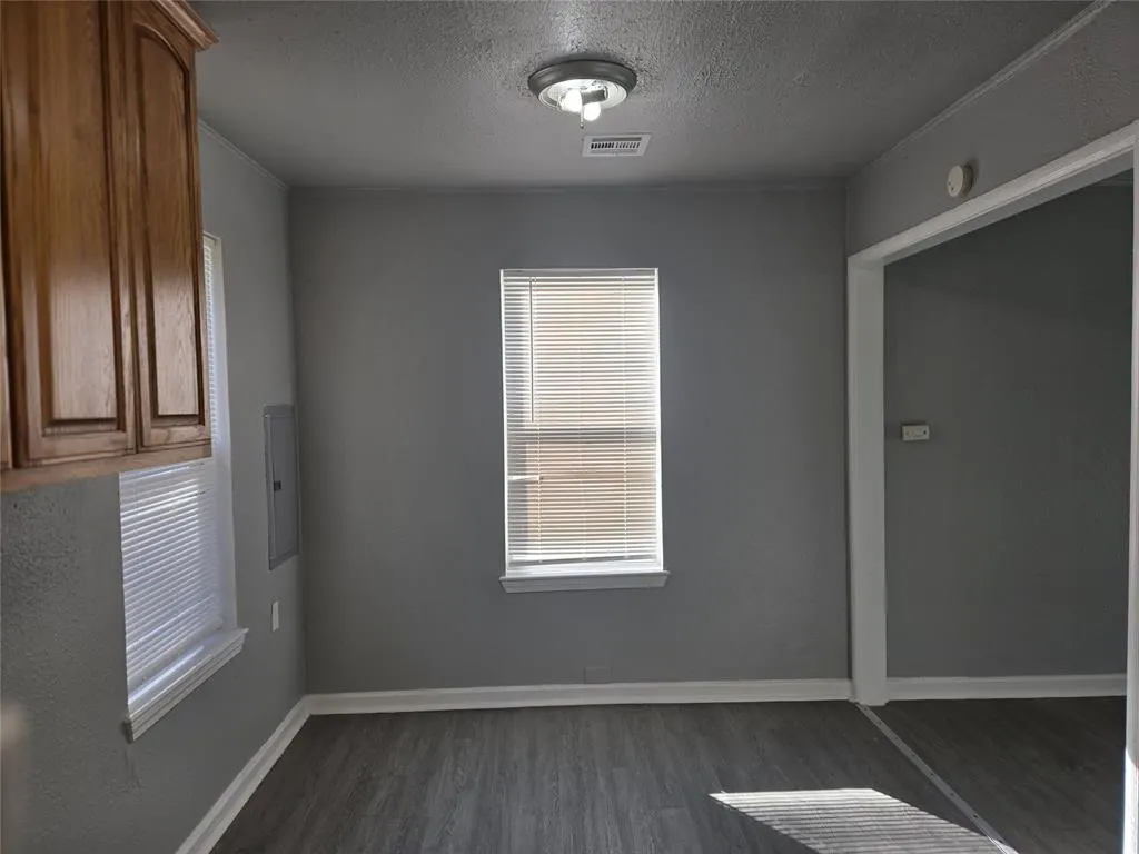 Photo 8 — 214 W Kittyhawk Drive, Midwest City, OK 73110