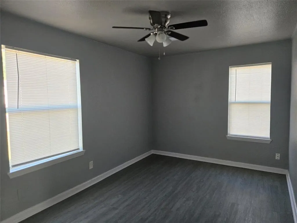 Photo 9 — 214 W Kittyhawk Drive, Midwest City, OK 73110