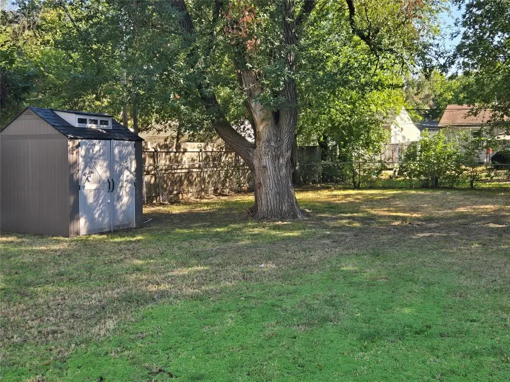 Photo 12 — 214 W Kittyhawk Drive, Midwest City, OK 73110