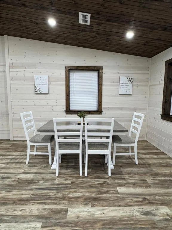 Photo 2 — 23142 Zafra Road, Smithville, OK 74957