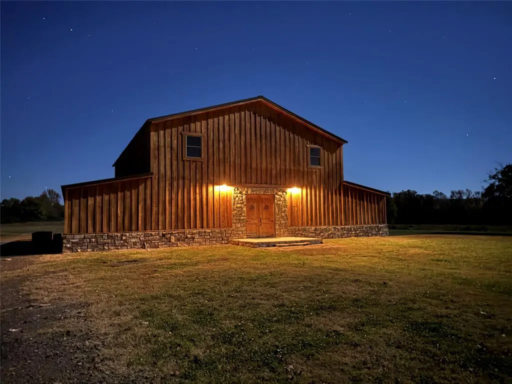 Photo 11 — 23142 Zafra Road, Smithville, OK 74957