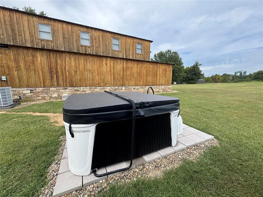 Photo 14 — 23142 Zafra Road, Smithville, OK 74957