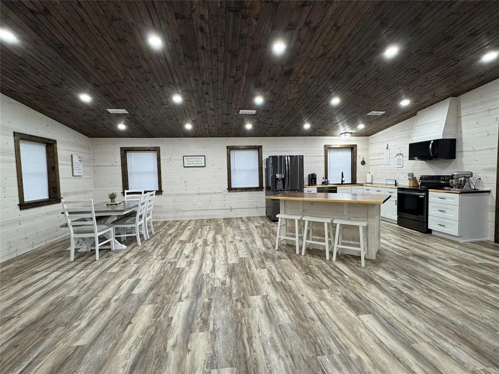Photo 19 — 23142 Zafra Road, Smithville, OK 74957