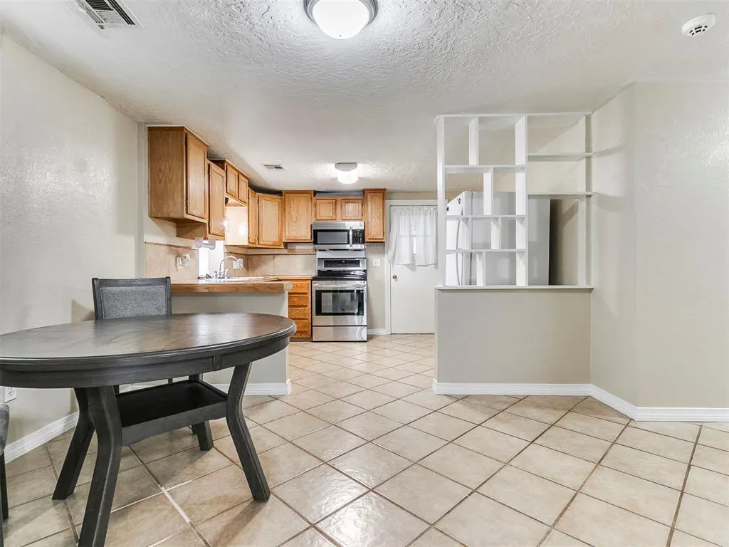 Photo 8 — 1327 S 16th Street, Chickasha, OK 73018