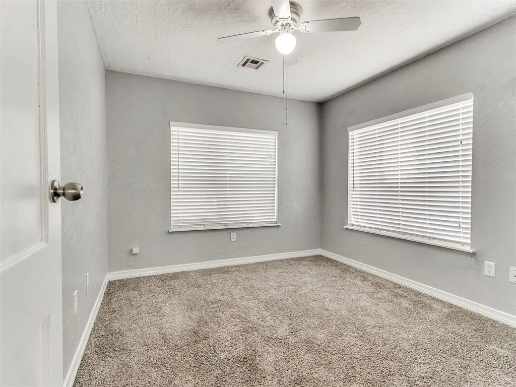 Photo 17 — 1327 S 16th Street, Chickasha, OK 73018