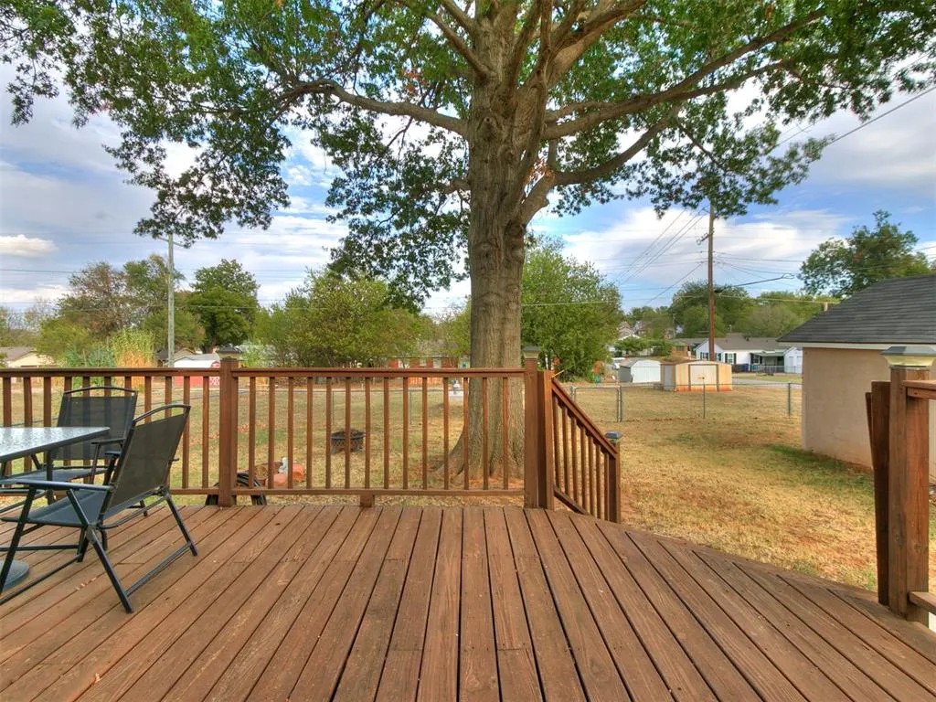 Photo 22 — 1327 S 16th Street, Chickasha, OK 73018