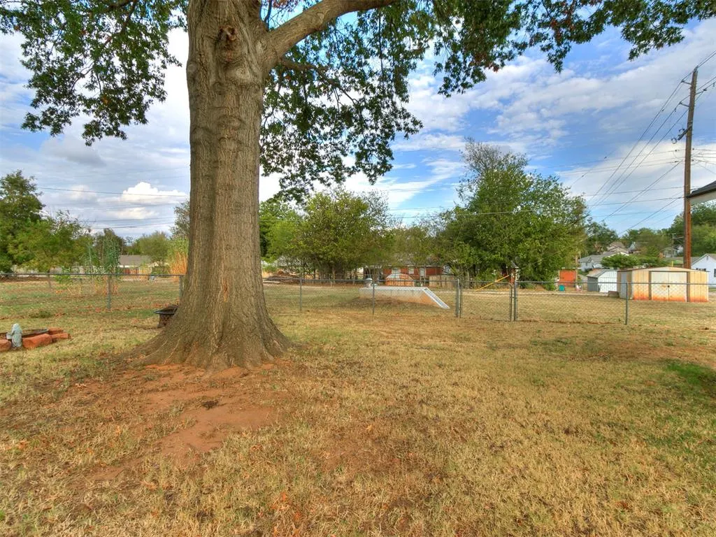 Photo 24 — 1327 S 16th Street, Chickasha, OK 73018