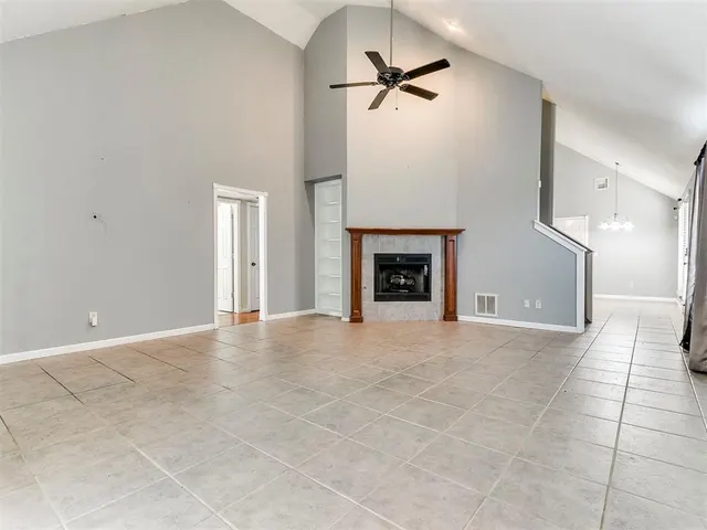 Photo 6 — 1423 SW 24th Street, Moore, OK 73170