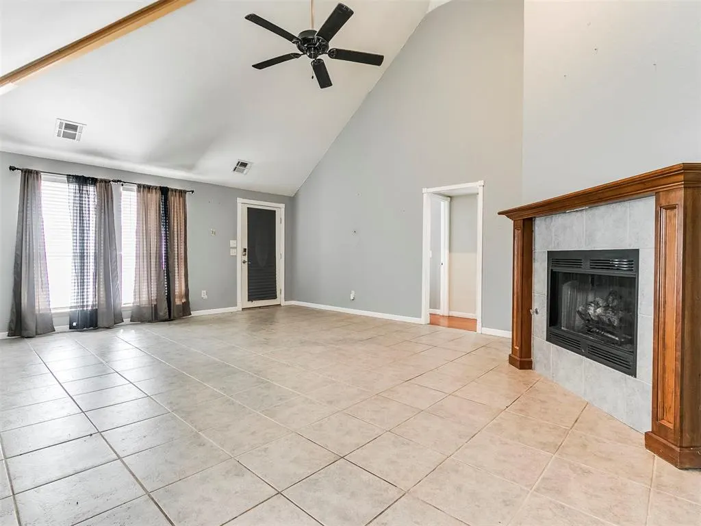 Photo 10 — 1423 SW 24th Street, Moore, OK 73170
