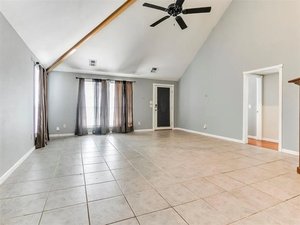 Photo 11 — 1423 SW 24th Street, Moore, OK 73170