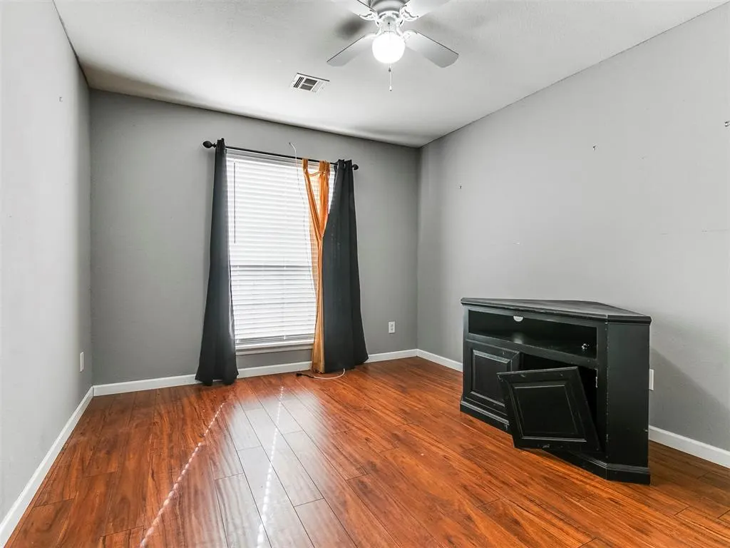 Photo 20 — 1423 SW 24th Street, Moore, OK 73170