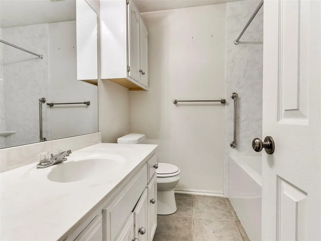 Photo 22 — 1423 SW 24th Street, Moore, OK 73170