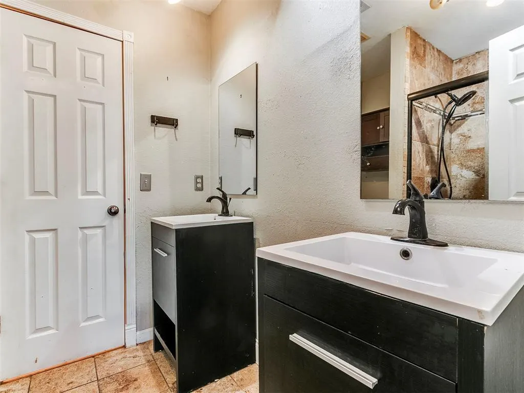 Photo 27 — 1423 SW 24th Street, Moore, OK 73170