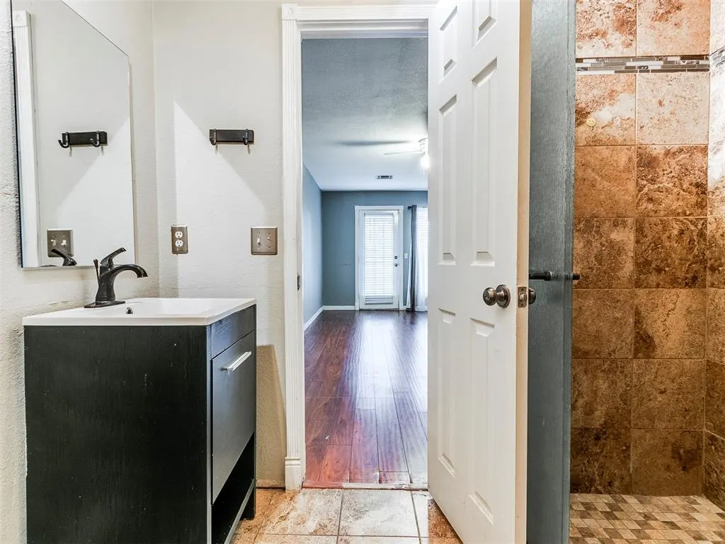 Photo 29 — 1423 SW 24th Street, Moore, OK 73170