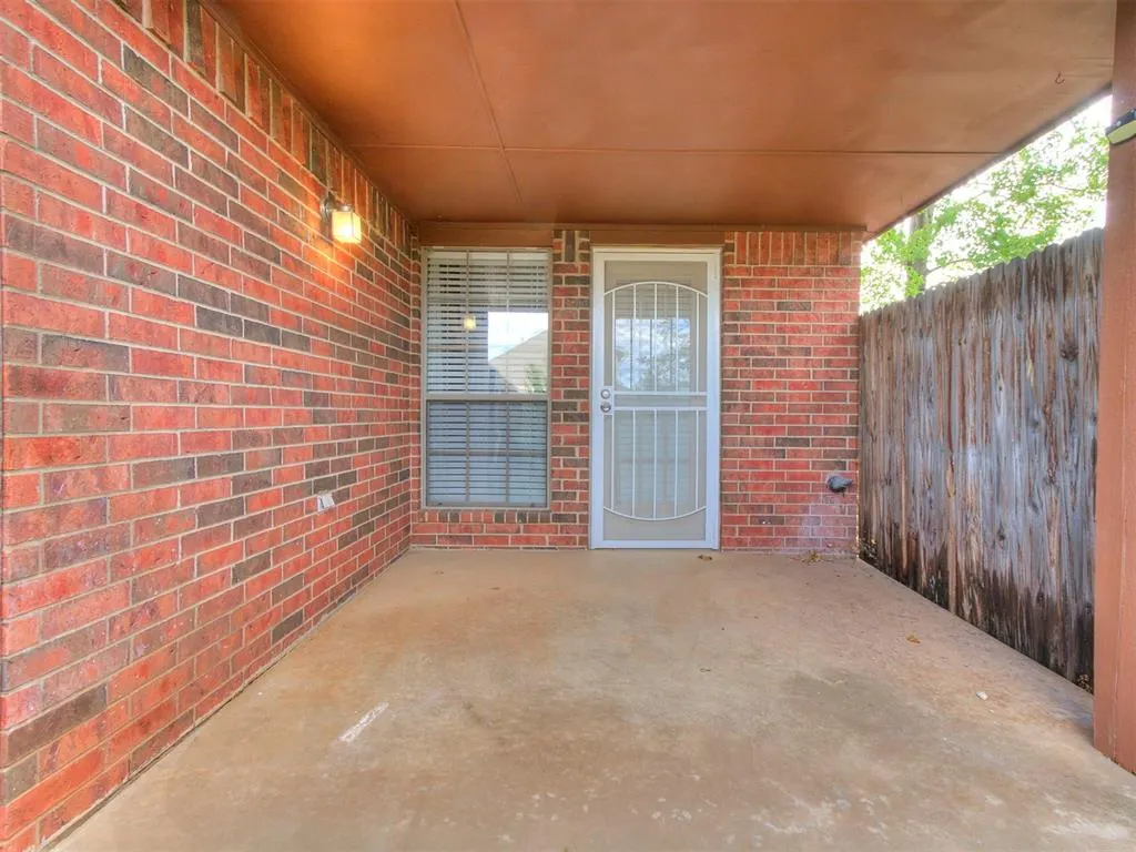 Photo 37 — 1423 SW 24th Street, Moore, OK 73170