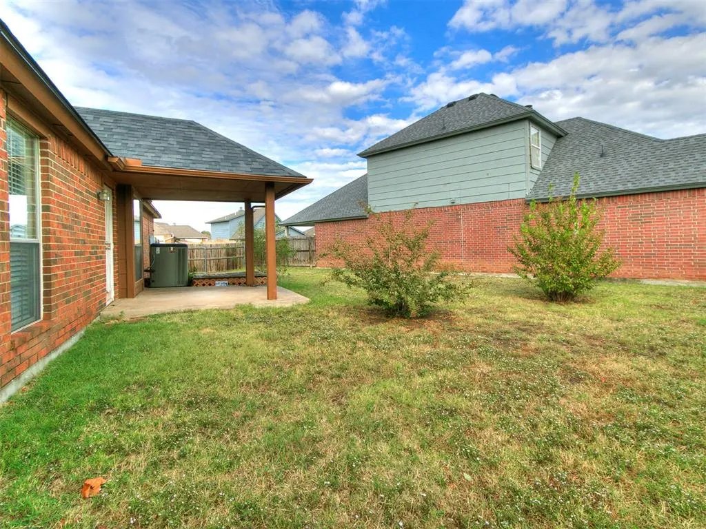 Photo 38 — 1423 SW 24th Street, Moore, OK 73170