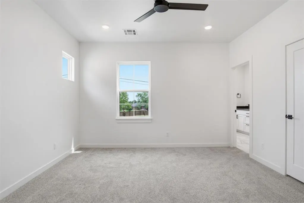 Photo 18 — 1601 NE 7th Street, Oklahoma City, OK 73117