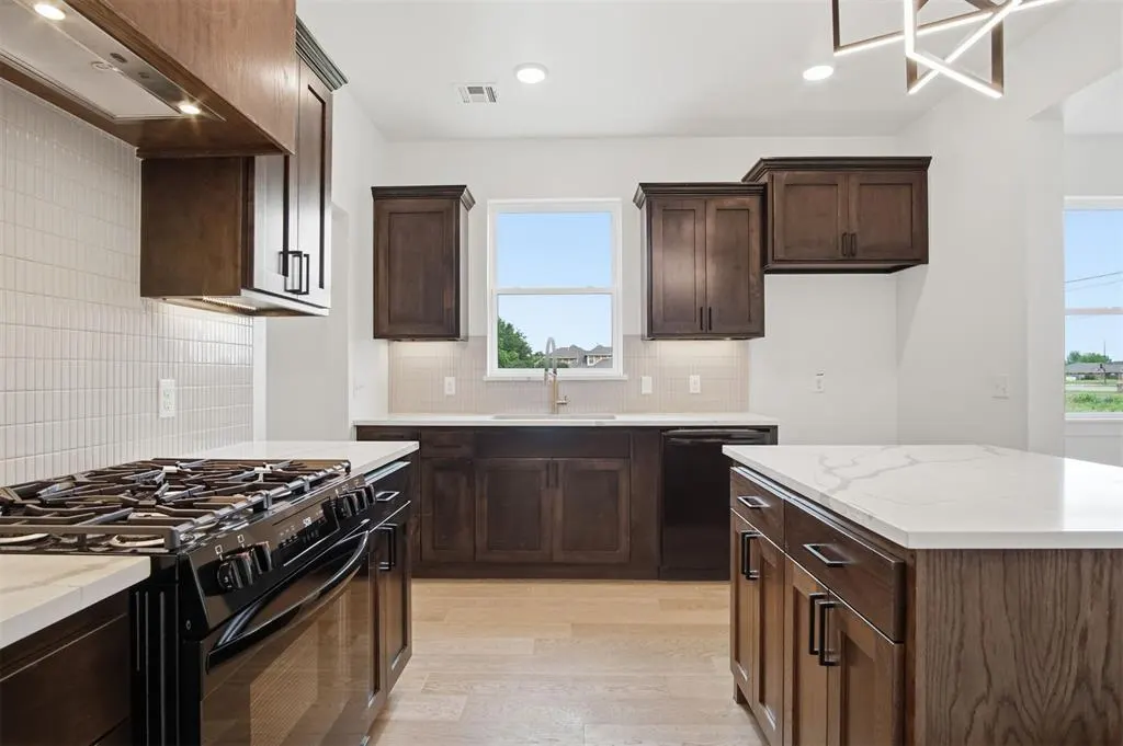 Photo 12 — 1605 NE 7th Street, Oklahoma City, OK 73117