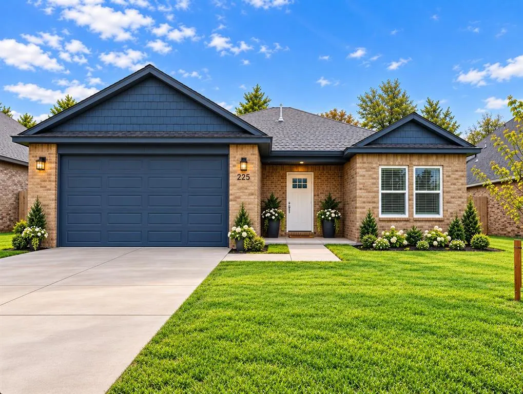 Front exterior — 225 E Abbot Lane, Mustang, OK 73064