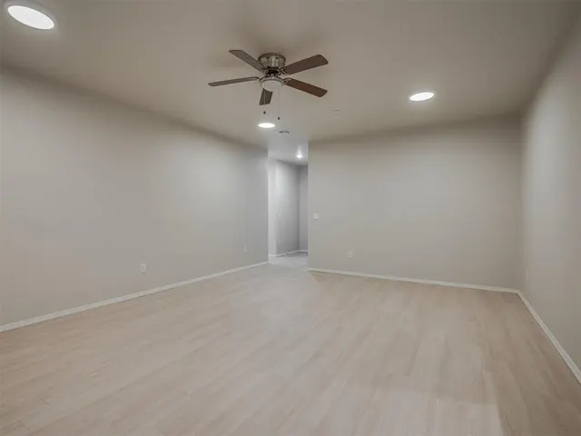 Photo 8 — 225 E Abbot Lane, Mustang, OK 73064