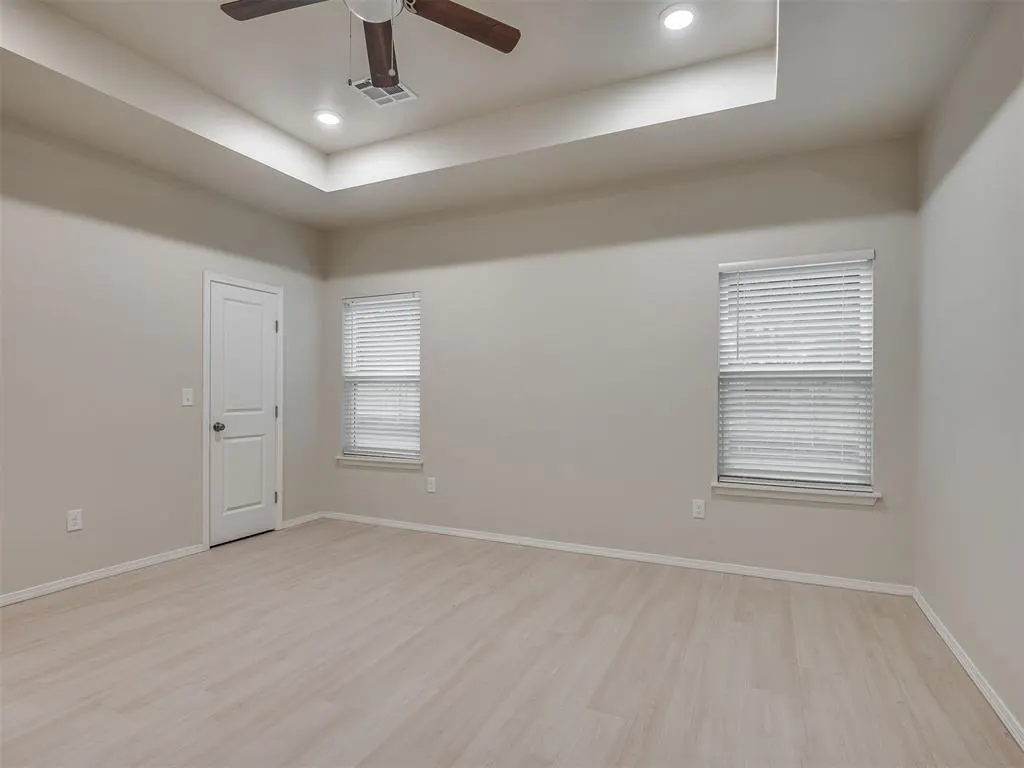 Photo 23 — 225 E Abbot Lane, Mustang, OK 73064