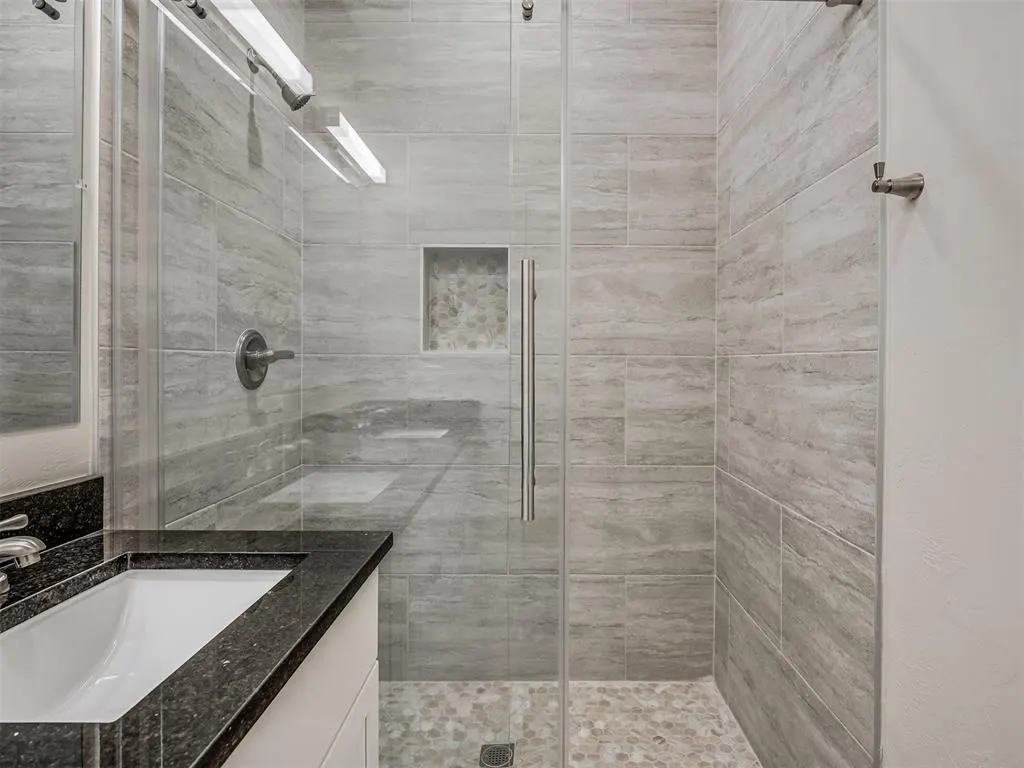 Photo 29 — 225 E Abbot Lane, Mustang, OK 73064