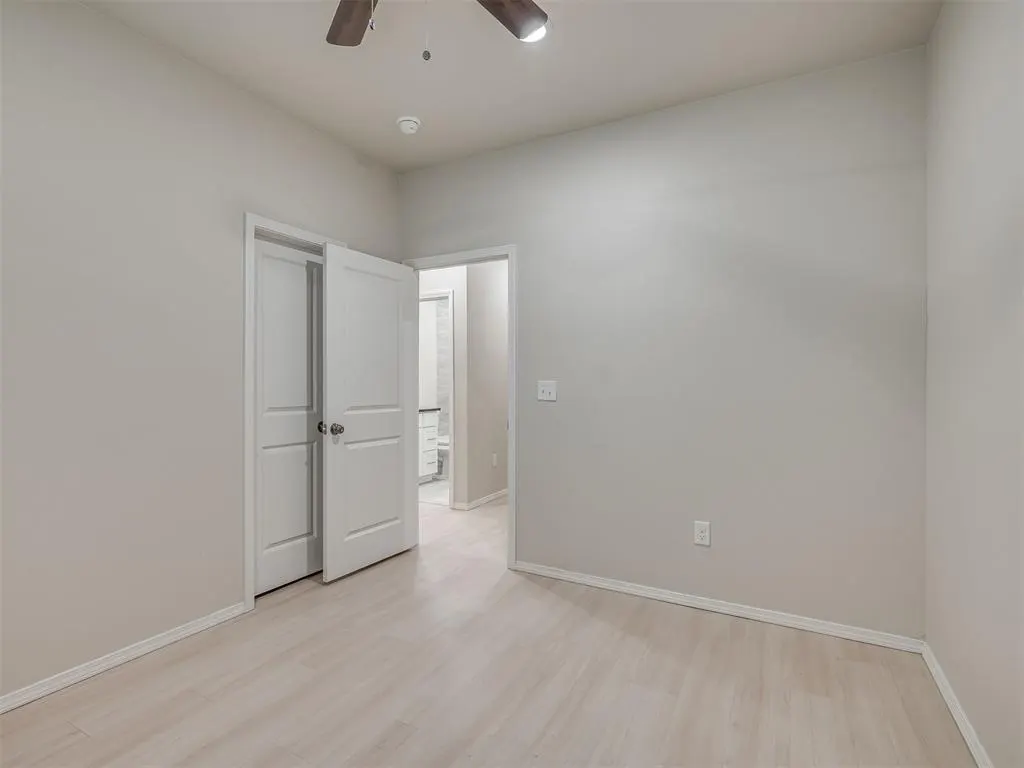 Photo 33 — 225 E Abbot Lane, Mustang, OK 73064