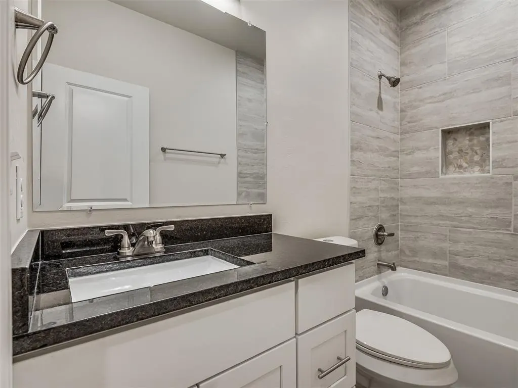 Photo 34 — 225 E Abbot Lane, Mustang, OK 73064