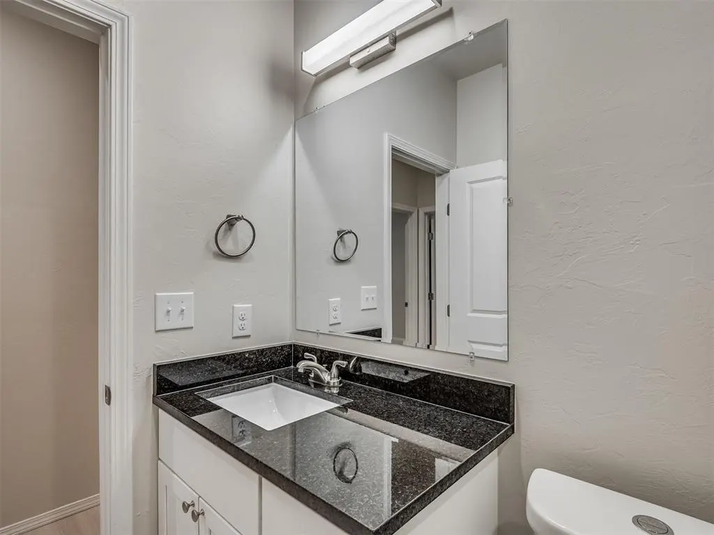Photo 36 — 225 E Abbot Lane, Mustang, OK 73064